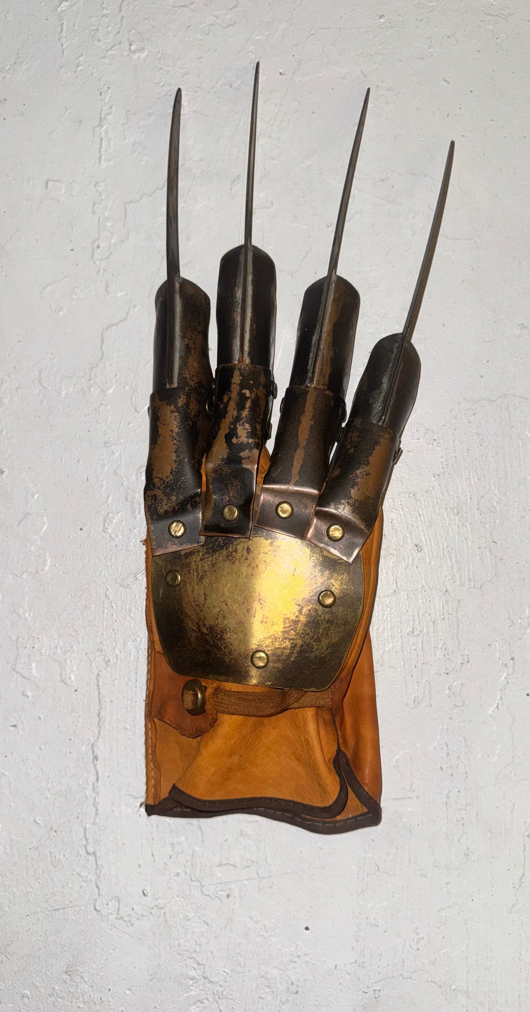 Freddy Krueger Nightmare On Elm Street glove/hand