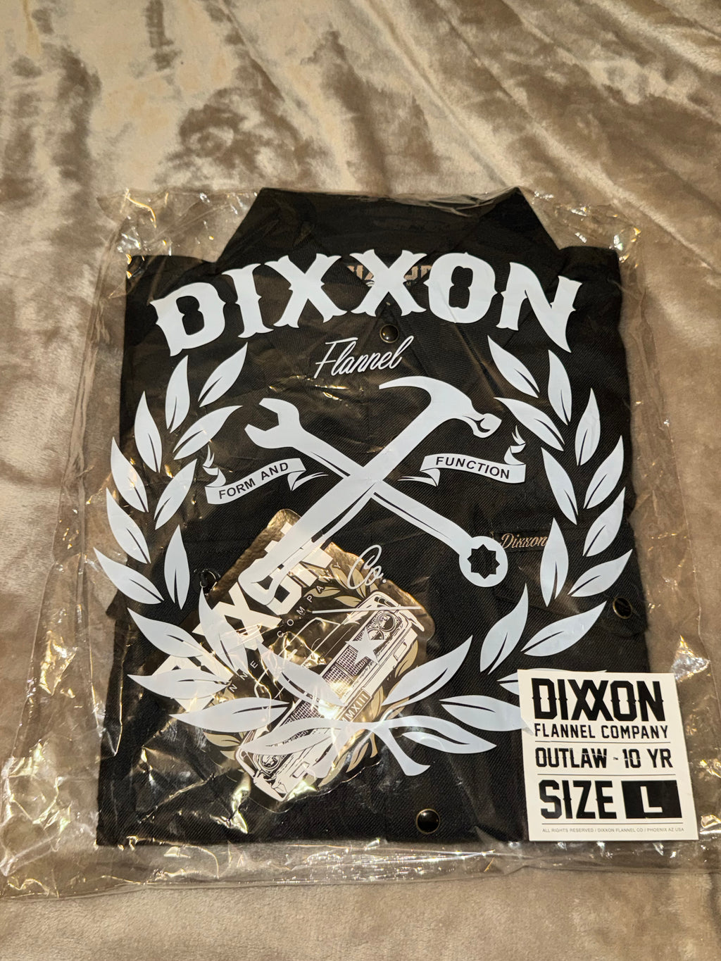 DIXXON Flannel Outlaw 10 Year Mens Size Large