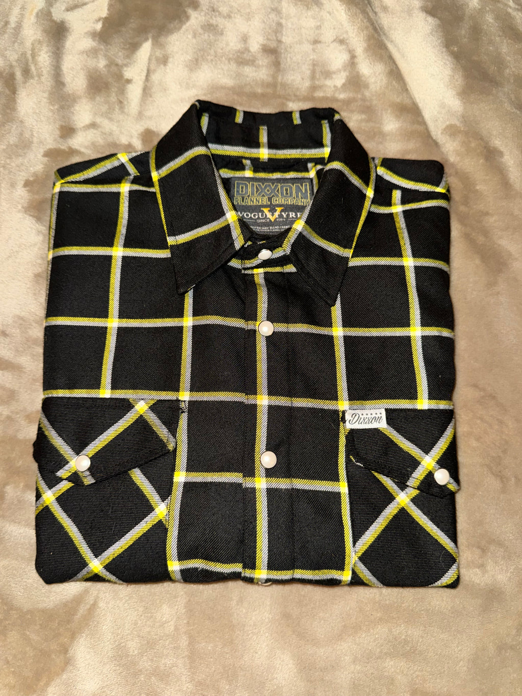 Dixxon Flannel Vogue Tyres - Mens Size L - Great Condition