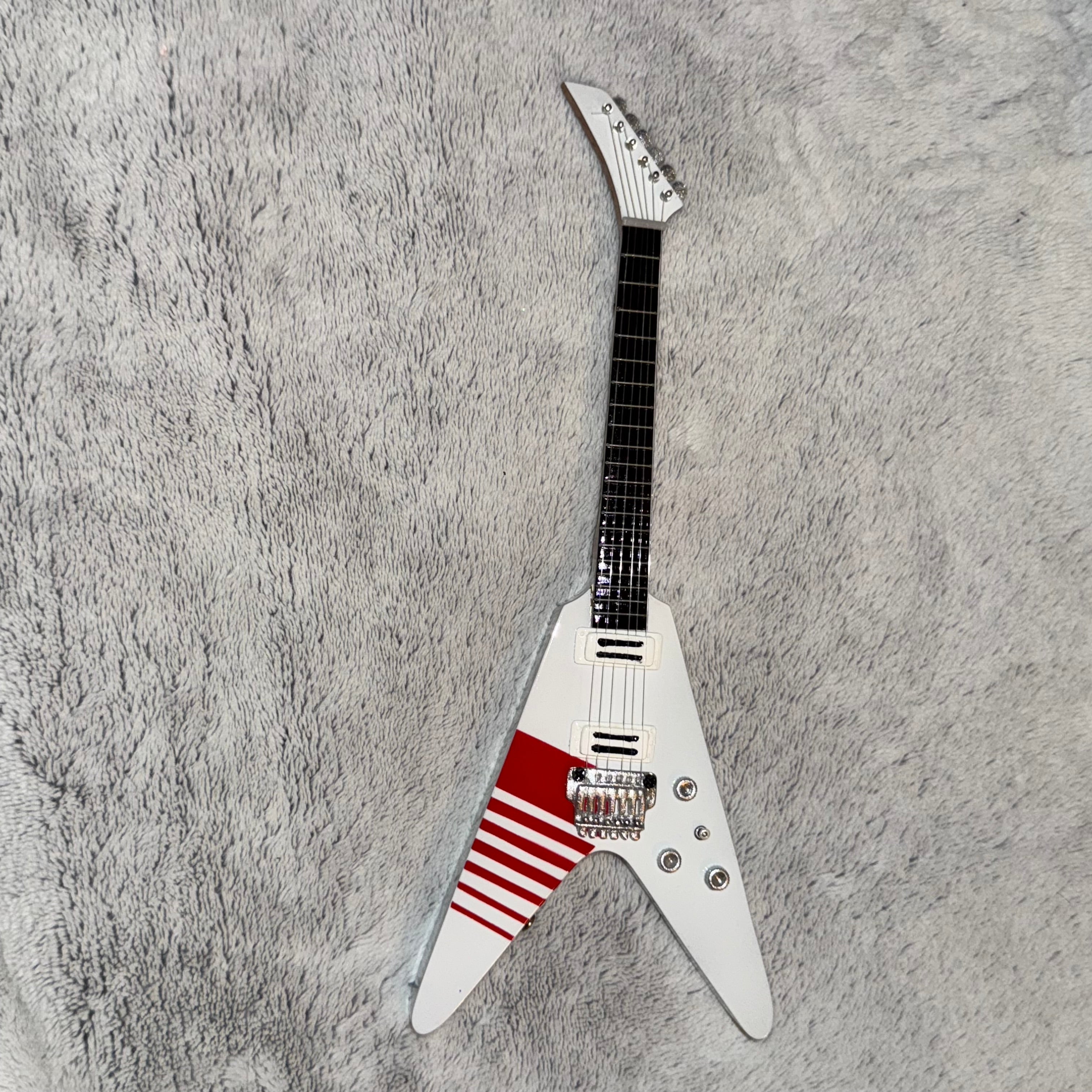 1:4 Mini Replica Gibson Buckethead Sig Flying V Guitar NIB w/stand